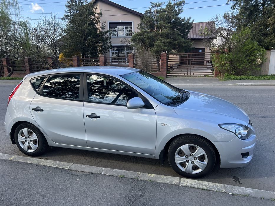 hyundai i 30 an 2010,benzina 1.4