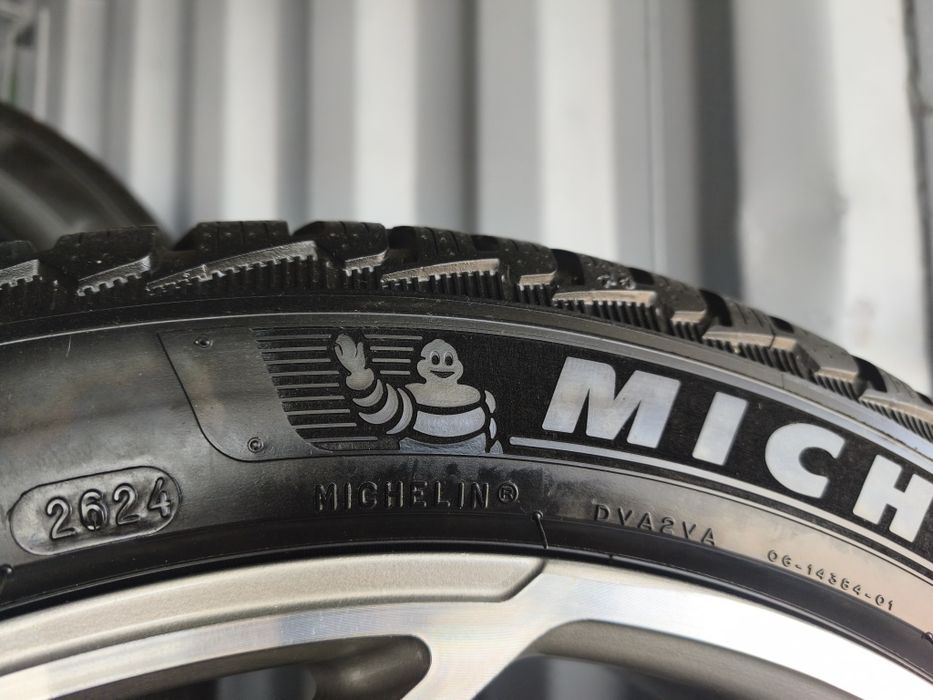 18 Michelin 225/45)245/40/18 balon
