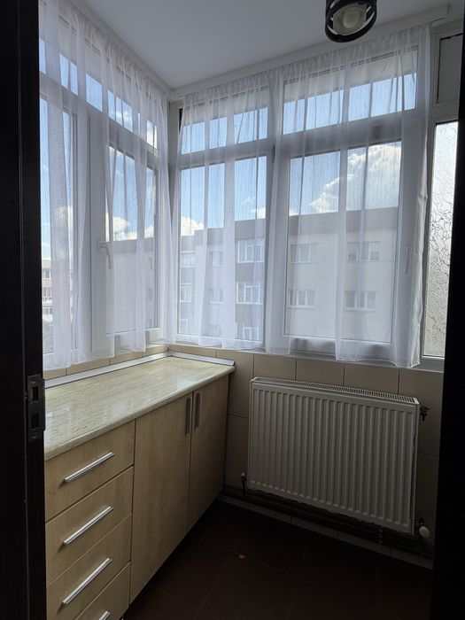 Inchiriez apartament Rm Valcea