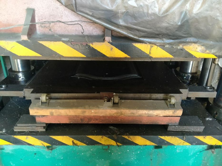 Пресс 2400 тонна