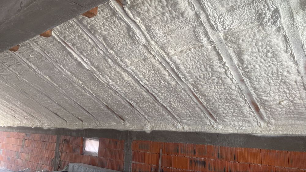 Spuma poliuretanica celula închisa/deschisa/polyuree