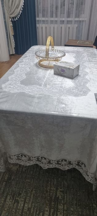 Продам срочно ..Стол для гостиной