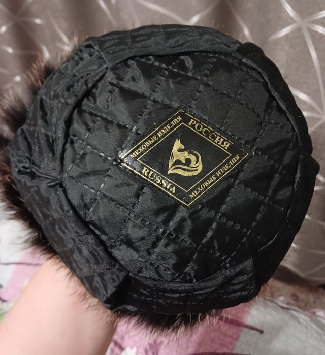 Меховая женская шапка.