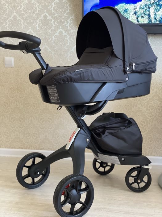 Коляска детская модная