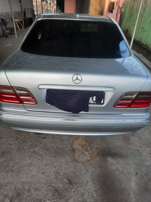 Продаю мерседес бенс