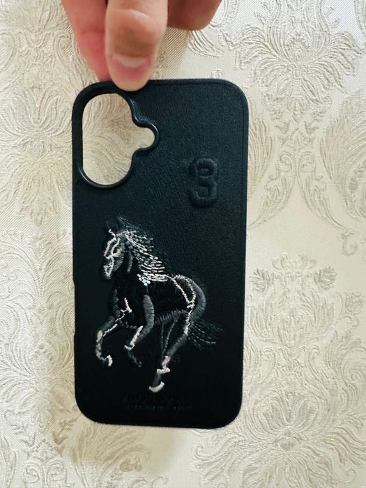 продается этот чехол для Iphone 16