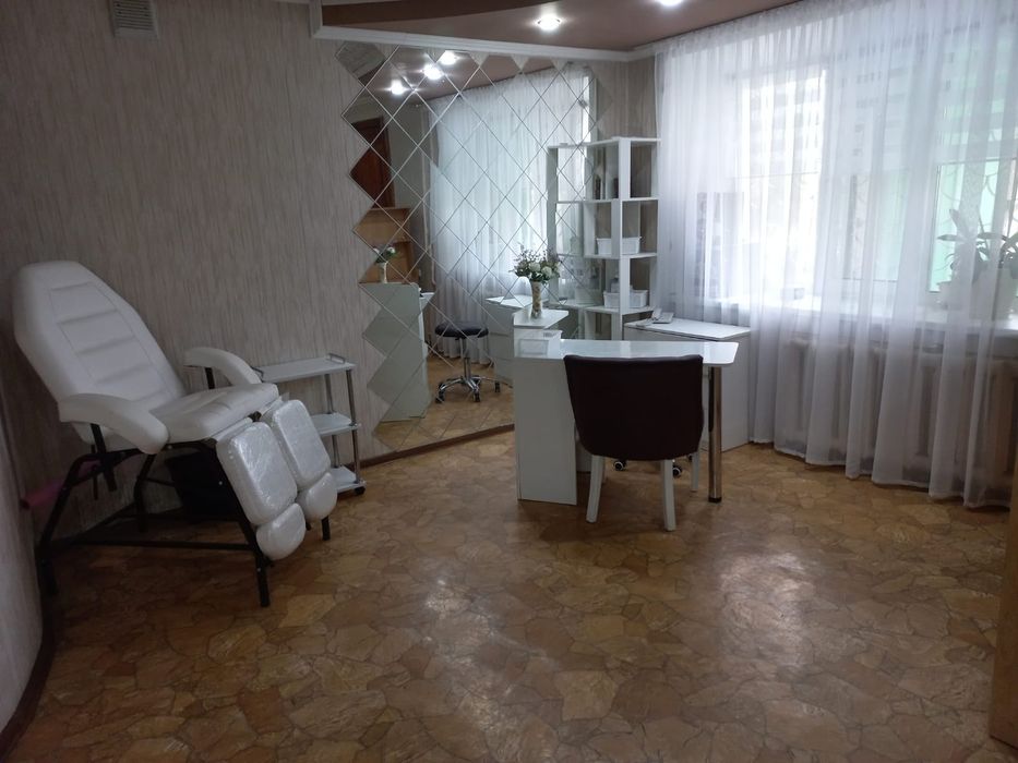 Сдаётся место для мастера маникюра