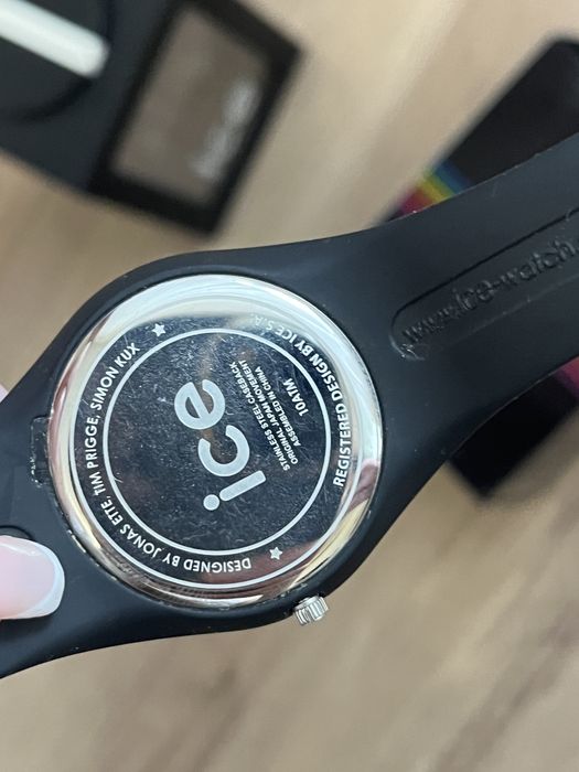 Черен часовник ice watch