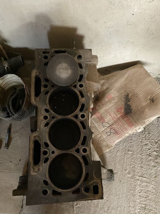 Продам блок Peugeot 307 1,6