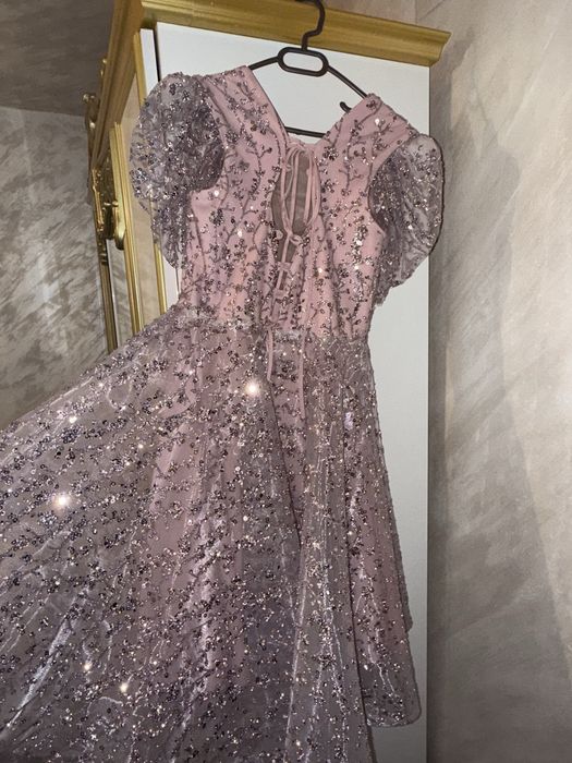 Официална розова рокля