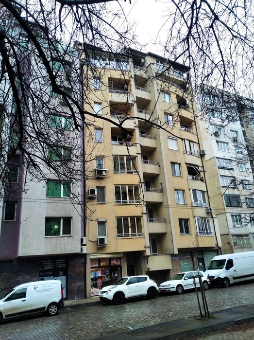 Дава се под наем Гараж / Паркомясто в София, Център - 23 кв.м за 127.5 € - Снимка #2