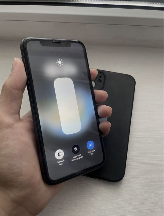 Продам Айфон 11 64гб