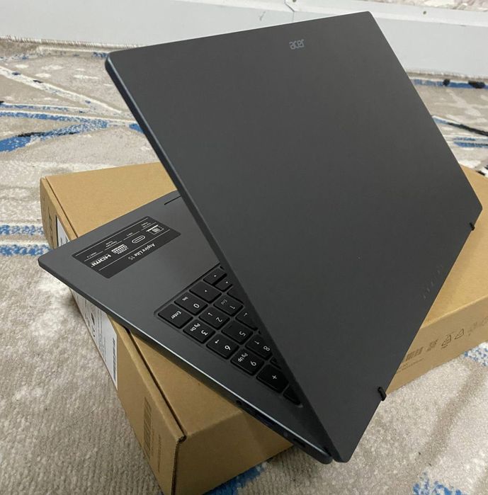 Notebook: Acer aspire lite