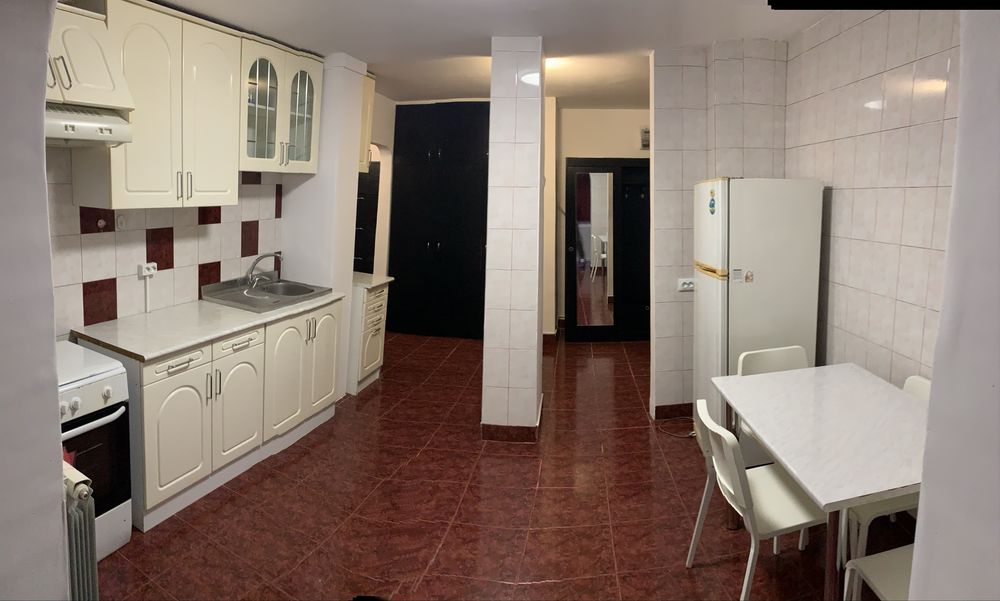 Inchiriez Apartament 3 Camere