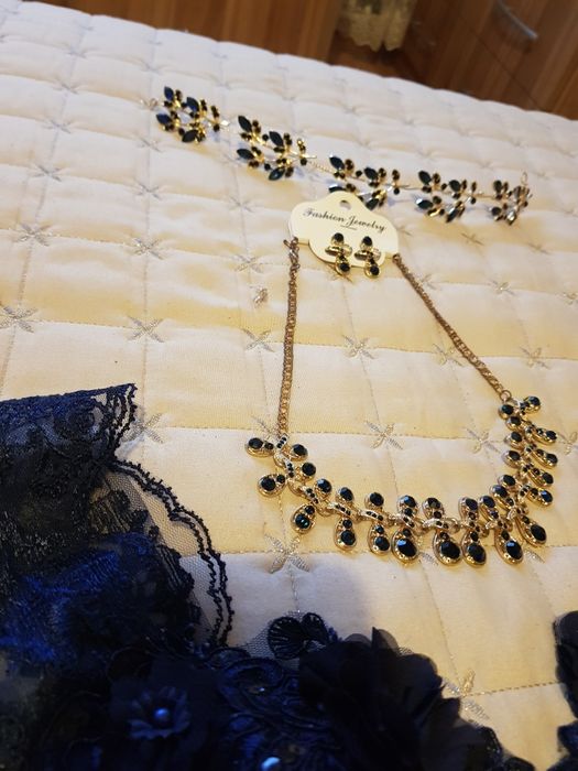 Бална тъмно-синя рокля