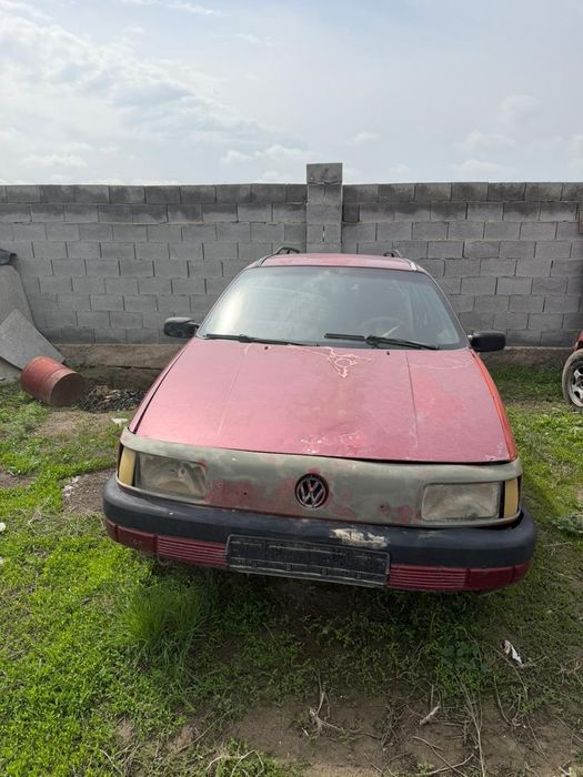 Машина Фолсьфаген Пассат b3 1989