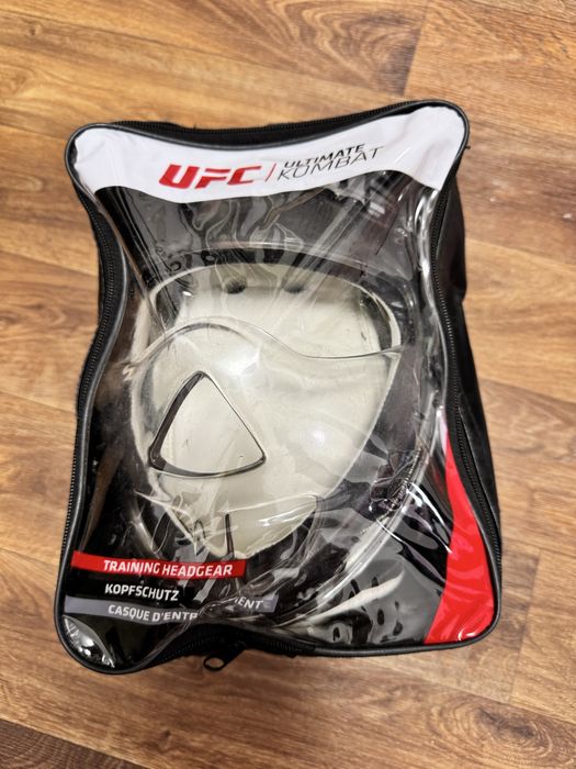 Шлем для боевых единоборств