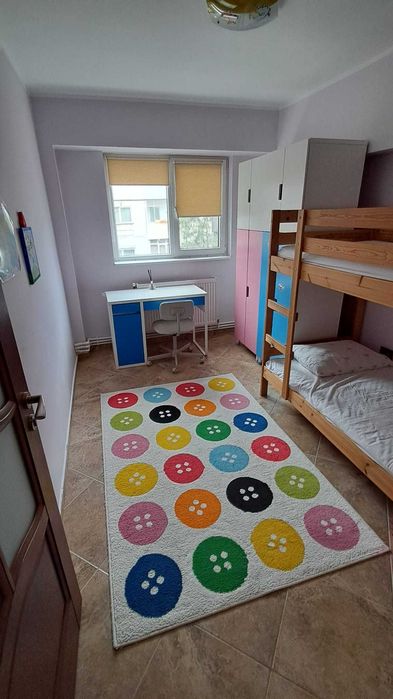 Apartament 3 camere decomandat, 2 băi, 2 balcoane, Micro 17, etaj 2/4