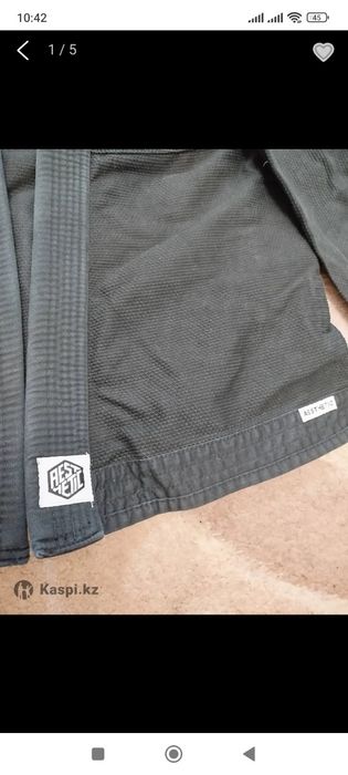 Спортивная костюм