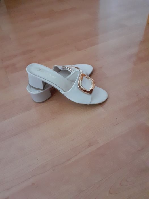 Papuci eleganti-Sagan