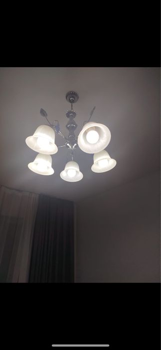 Продам люстры зал, спальня