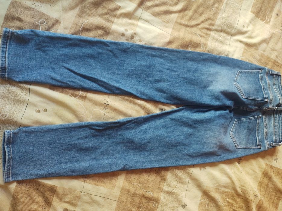 Дамски дънки с камъни