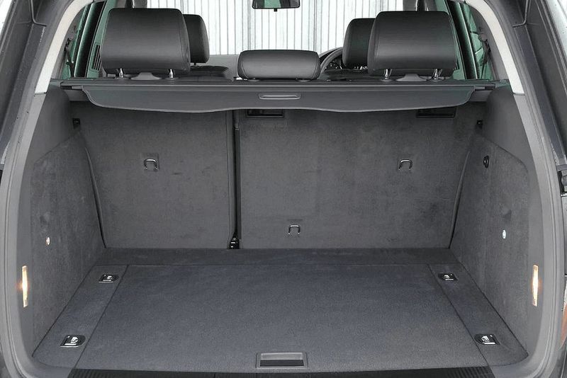 Щора за багажник за vw touareg (2002-2010)