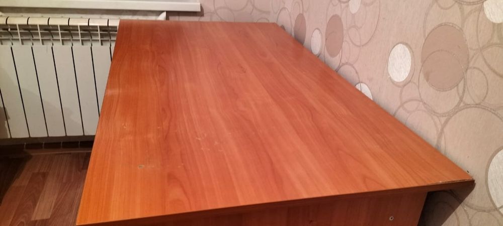 Продам письменный стол