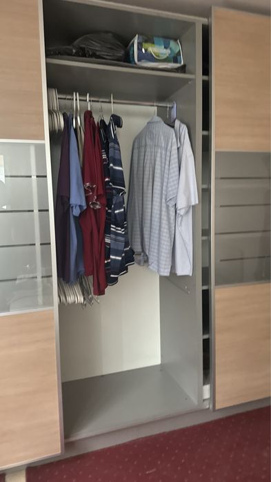 СПЕШНО! Гардеров с плъзгащи врати