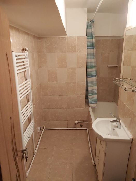 Garsonieră de închiriat – Proprietar – Zona Centrală, Buzău