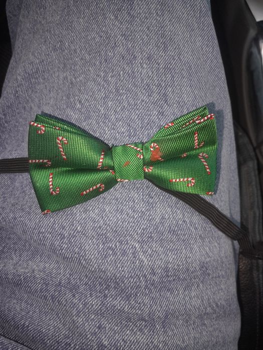 Отдам галстук бабочка