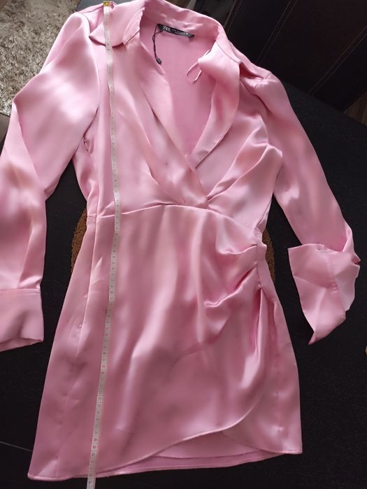 Rochita roz , material "plin"
