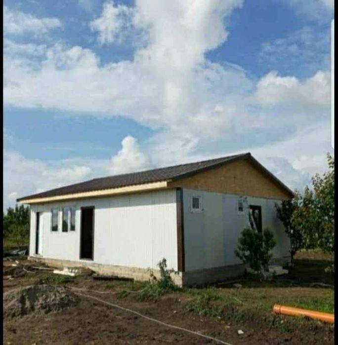 Vând case modulare