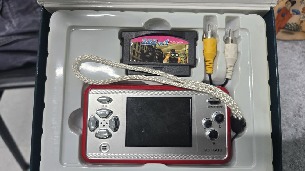 портативна игрова конзола SB-688