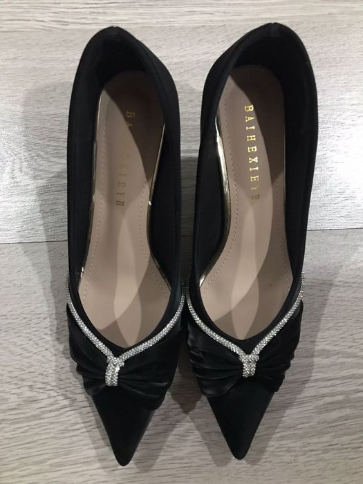 Продам чёрные туфли