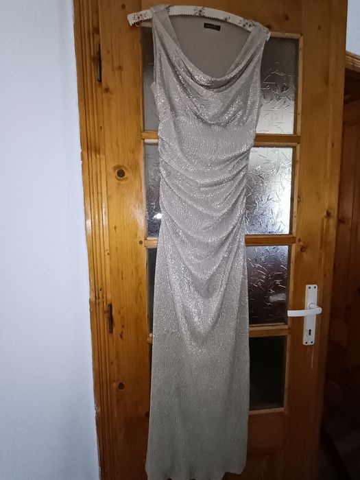 Rochie lungă elegantă aurie, cu efect strălucitor