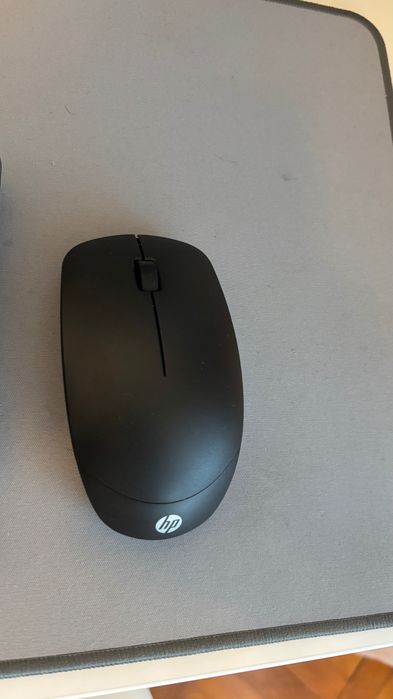 Mouse si tastatura wireless HP 230