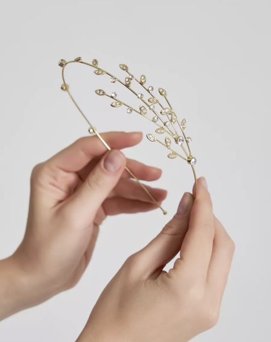 Нежный красивый ободок на голову