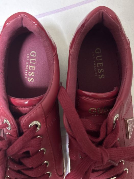 Papuci GUESS de firmă