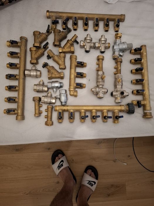 Vand piese instalatii sanitare