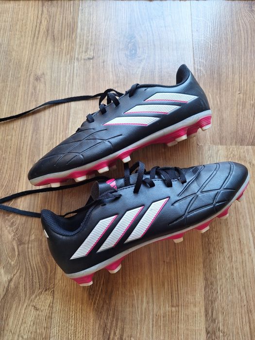 Продавам бутонки Adidas
