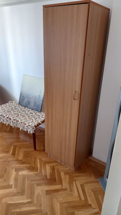 Vand fotoliile din imagini