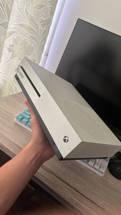 Xbox one s in stare impecabilă