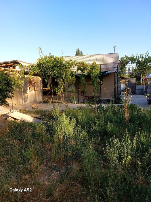 Uy sotiladi 4 xonali + oshxona 17 sotiq