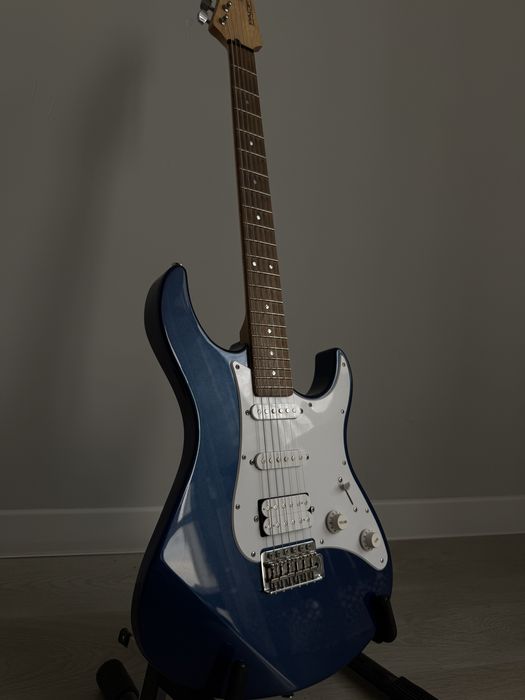Электрогитара Yamaha Pacifica 012