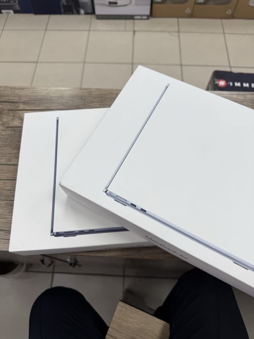 MacBook Air 13 inch M4  24GB / 512 SSD 2025