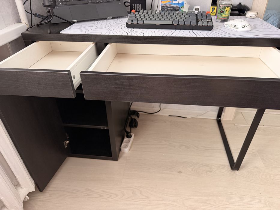 Продам стол из IKEA (ТОРГ!)