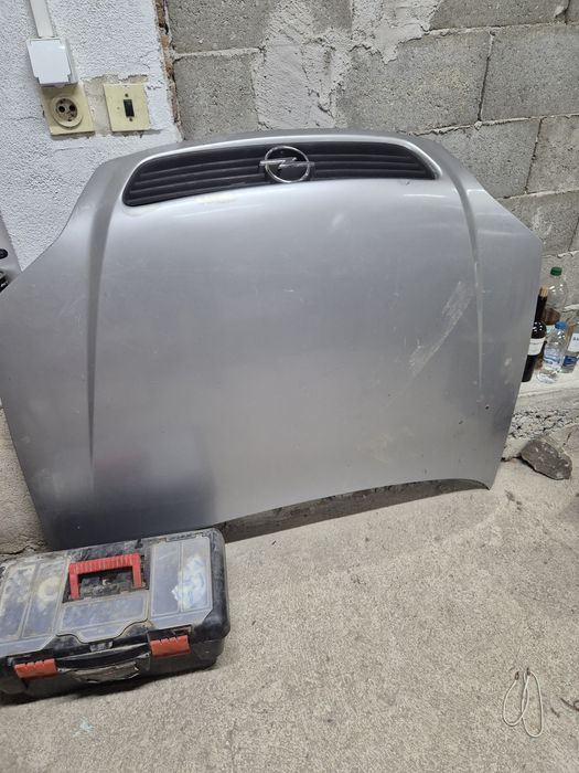 Продавам капак за опел