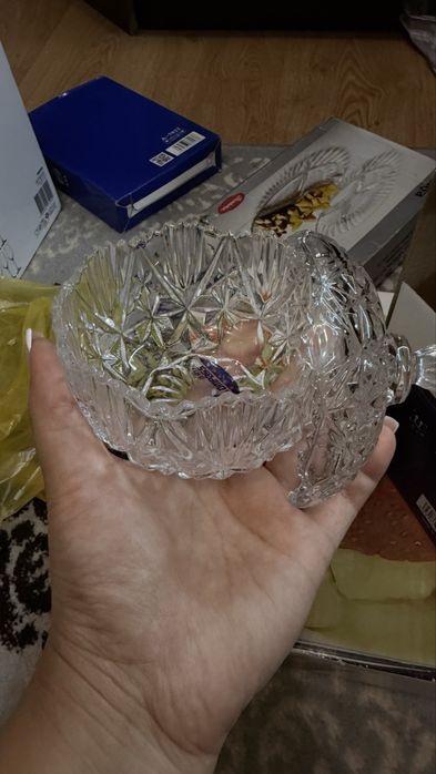 Продам сахарницу