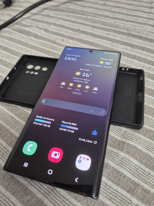 3 Telefoane Samsung (toate au nevoie de înlocuire display)